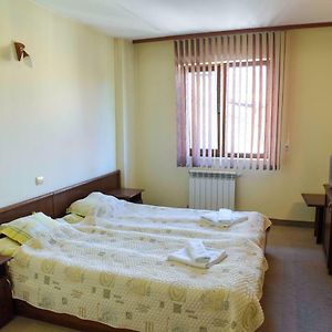 Pokój z dwoma pojedynczymi łóżkami
